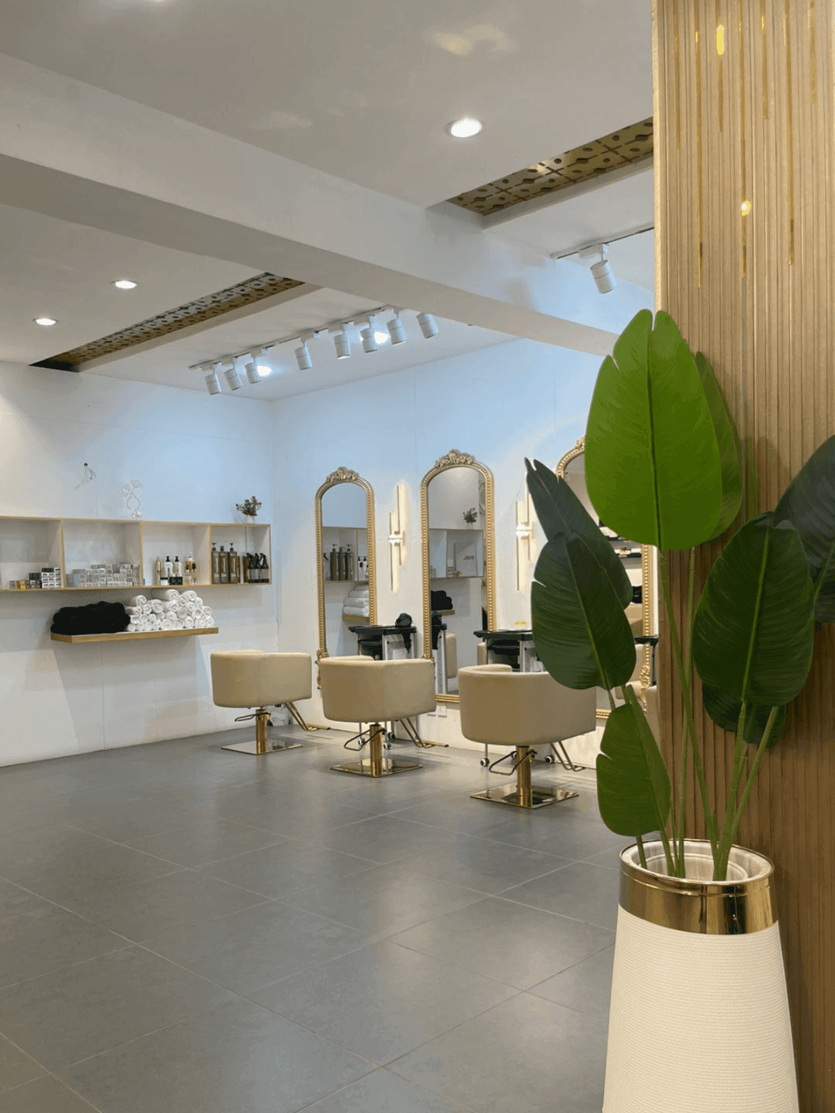 Inside Rabbiz Salon — main floor view
