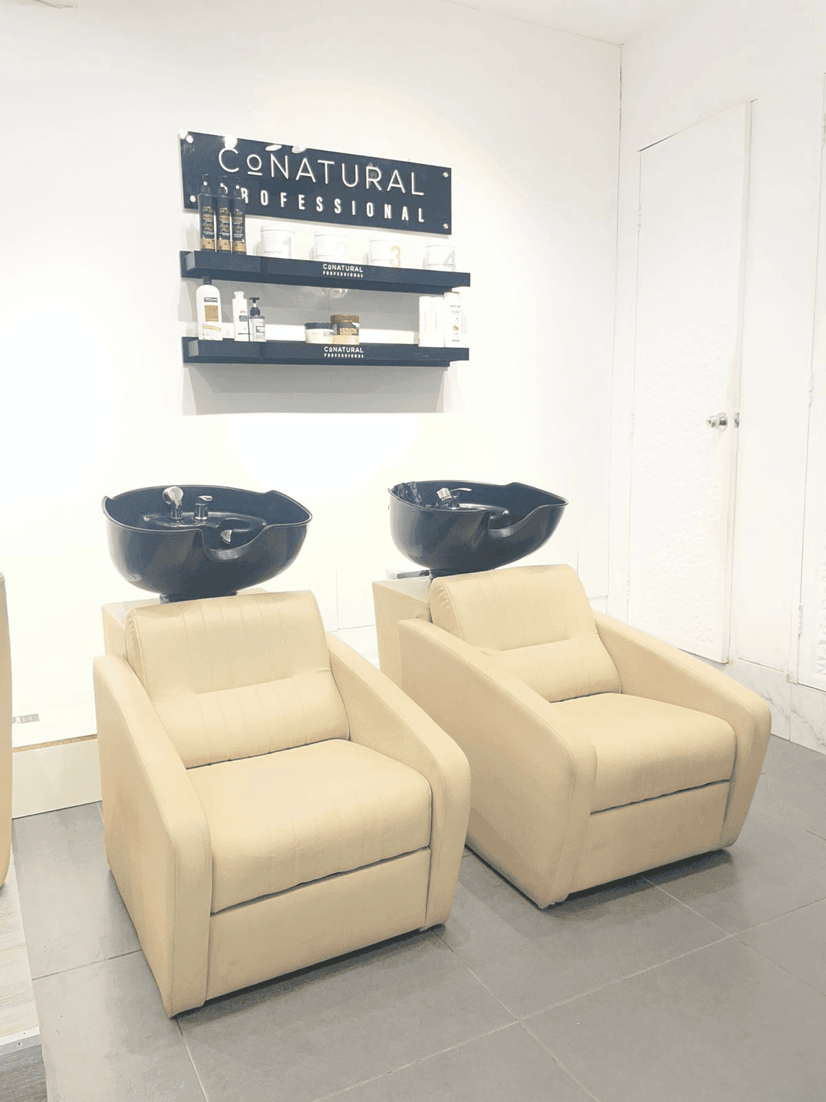Inside Rabbiz Salon — detail